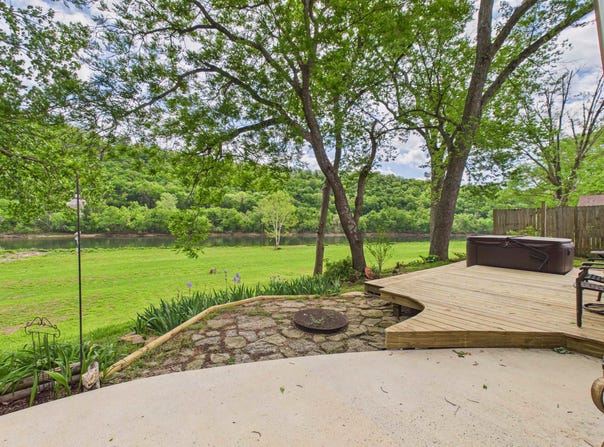 2752 RIVERVIEW DRIVE, Norfork, AR 72658