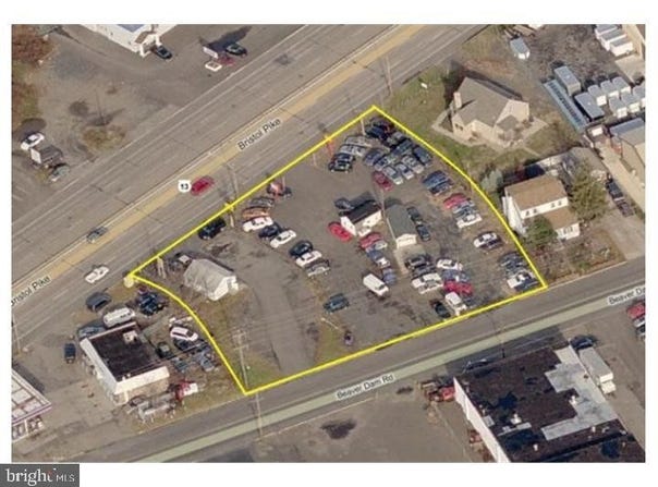 7002-7004 BRISTOL PIKE, LEVITTOWN, PA 19057