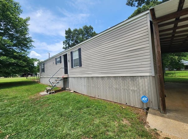 1043 Mallaieu Dr, Brookhaven, MS 39601