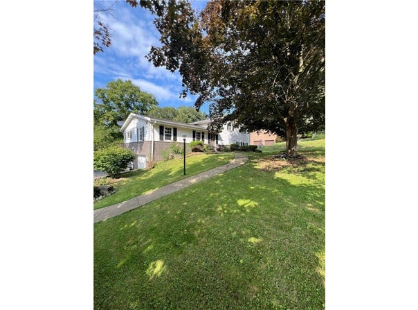 143 La Ray Dr, Center Twp, PA 16001