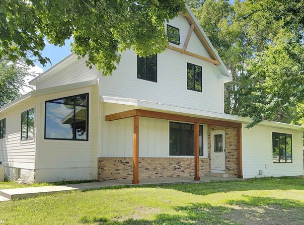 1440 Olive Avenue, Hampton, IA 50441
