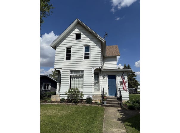 300 Holcomb, MILLEDGEVILLE, IL 61051