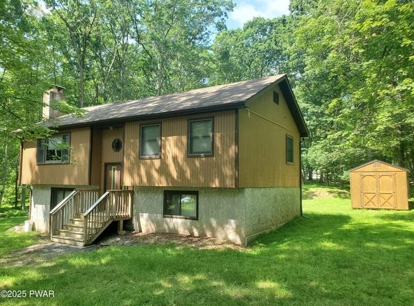 153 Deer Trail Drive, Hawley, PA 18428