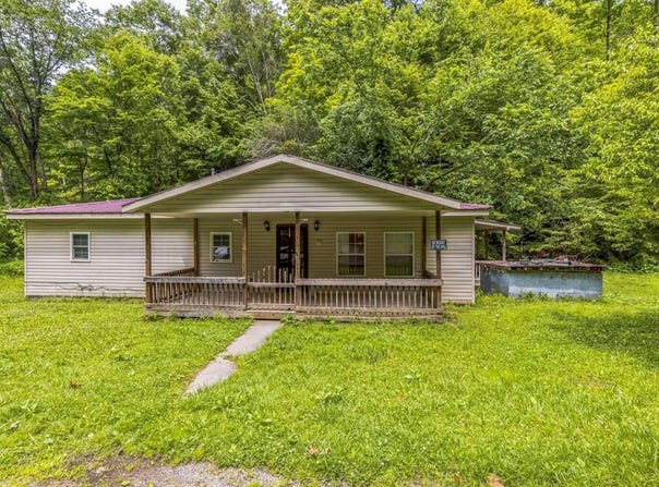 60 Carr Lane, Pine Top, KY 41843