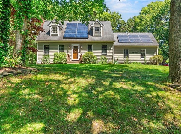 19 Forest Road, Forestdale, MA 02644