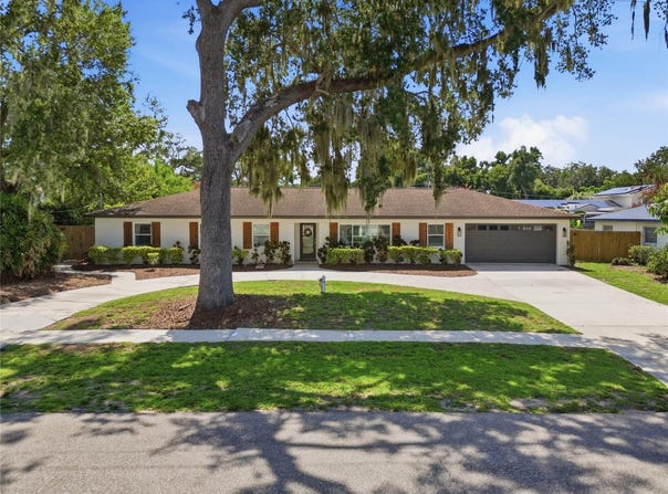 706 S OAKWOOD Avenue, BRANDON, FL 33511