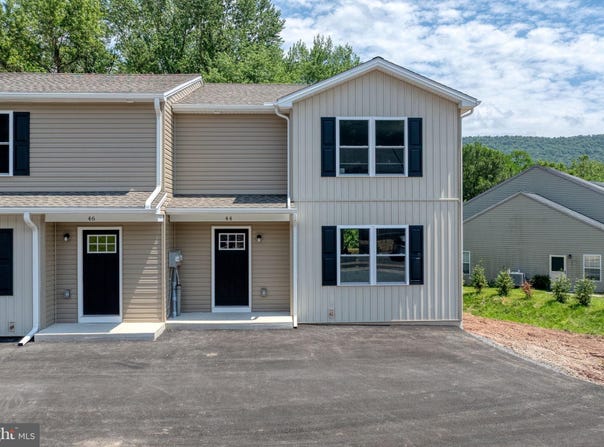 44 PETERSBURG LANE, DUNCANNON, PA 17020