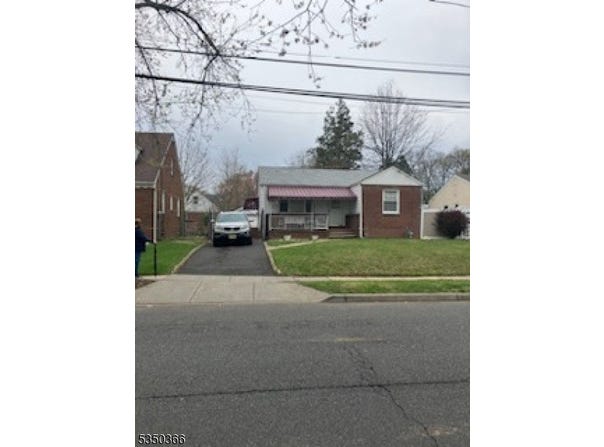904 Thompson Ave, Roselle Boro, NJ 07203-2213