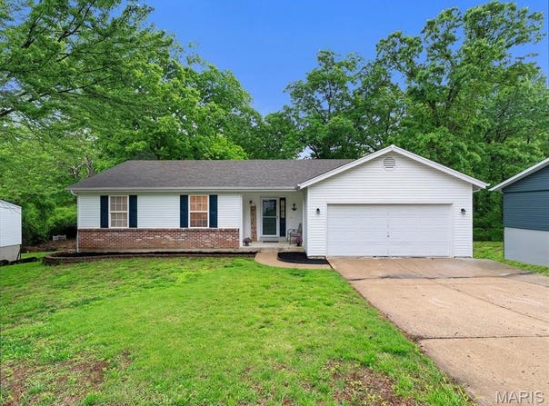 42 N Kern Drive, O'Fallon, MO 63366