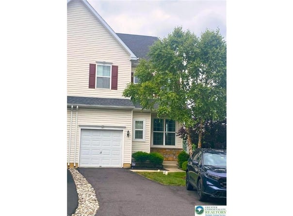 985 King Way, Upper Macungie Twp, PA 18031