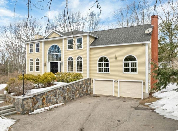 14 Payneton Hill Road, York, ME 03909