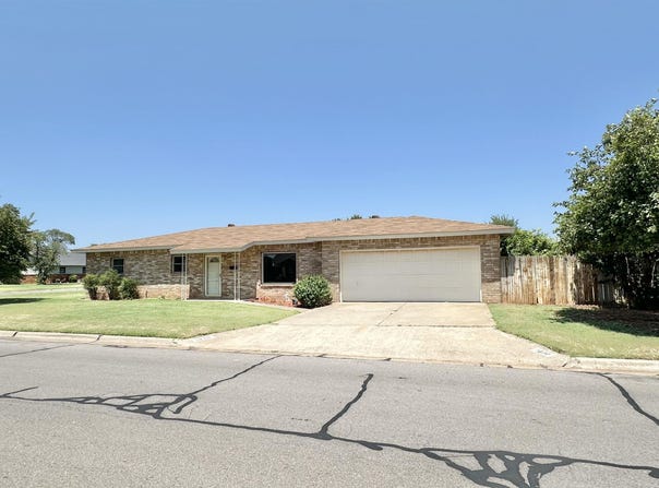 2630 3rd St, Woodward, OK 73801