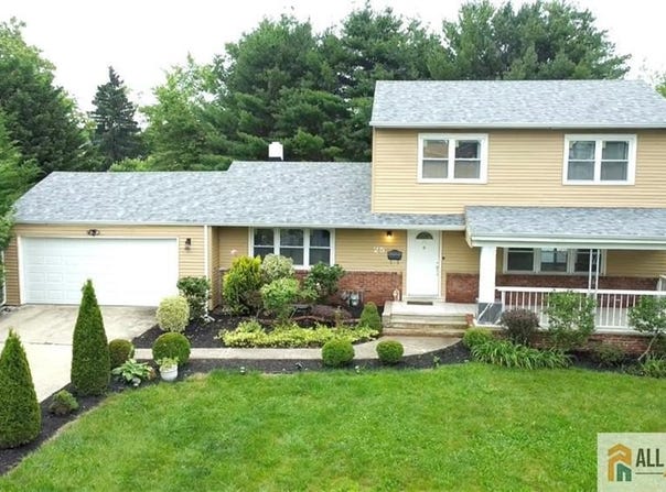 25 Tall Oaks Drive, East Brunswick, NJ 08816