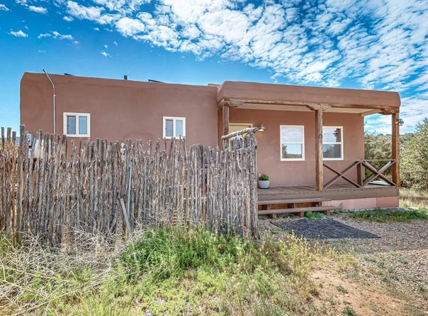 39 C Ranchos Canoncito, Santa Fe, NM 87508