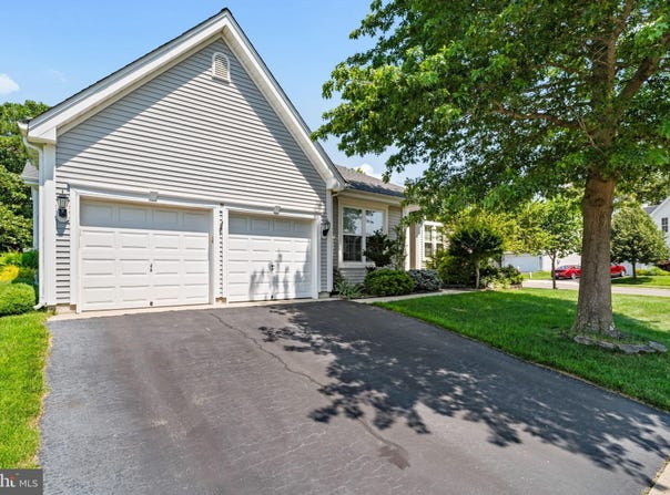 11 JUMPING BROOK LANE, BARNEGAT, NJ 08005