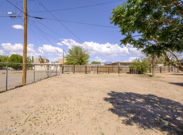 1418 N Tornillo Street, Las Cruces, NM 88001