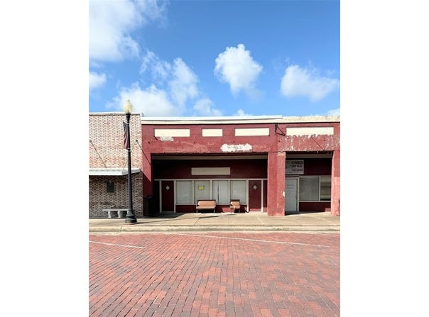 312 W Navasota, Groesbeck, TX 76642