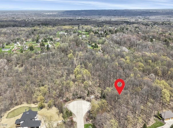997 Arborcrest Drive, Hinckley, OH 44233