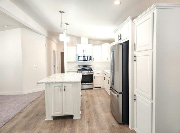 22899 Byron Rd., Crestline, CA 92325
