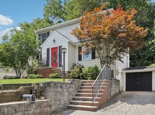 80 Mccosh Rd, Clifton City, NJ 07043