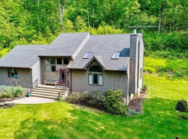 22 Hissim Rd, Hope Twp., NJ 07838-2427