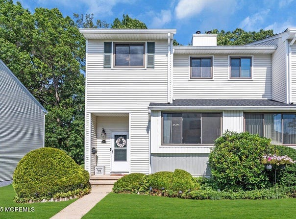 236 Clubhouse Drive, Middletown, NJ 07748