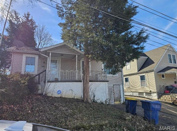 9422 Chester Avenue, St Louis, MO 63114