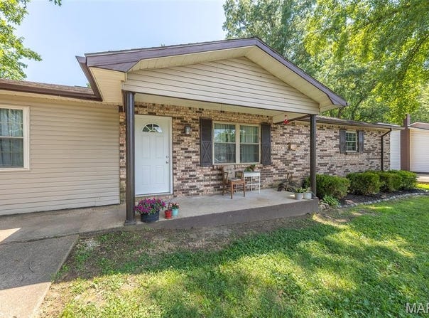243 Hampton Court, Poplar Bluff, MO 63901
