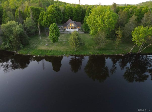 261 Wilderness Way, Crystal Falls, MI 49935
