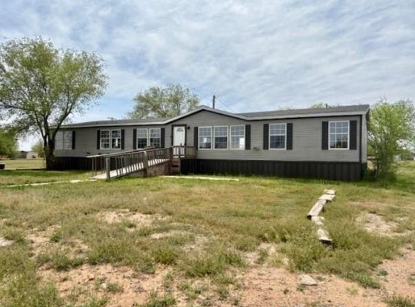 810 NE Ave H, Childress, TX 79201