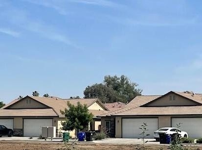 3614 S County Center Drive, Visalia, CA 93277