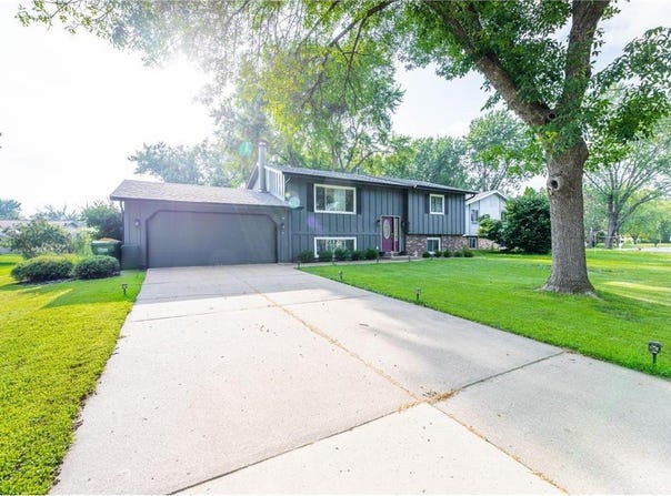 7865 Penn Avenue N, Brooklyn Park, MN 55444