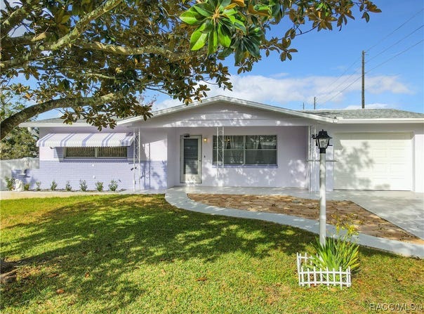 34 S Lee Street, Beverly Hills, FL 34465
