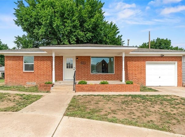 821 N Clarence Nash Boulevard, Watonga, OK 73772