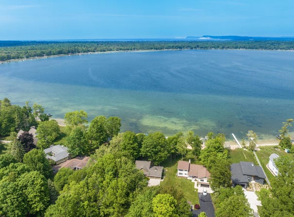 4123 Birch Drive, Honor, MI 49640
