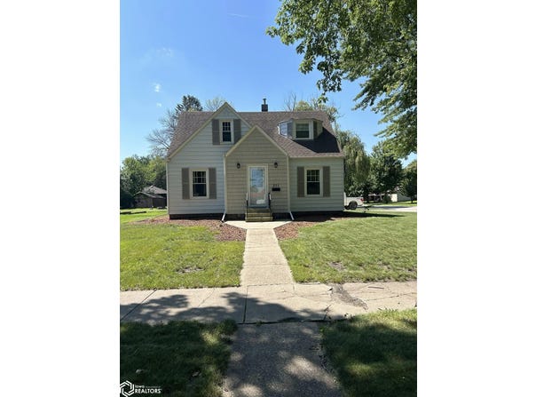 311 1st Avenue SW, Pocahontas, IA 50574