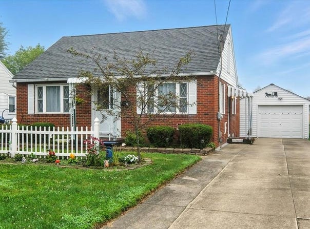 39 Plum Ave, Shelby, OH 44875
