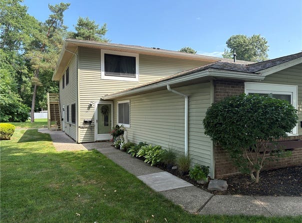 33 Milrace Drive, East Rochester, NY 14445