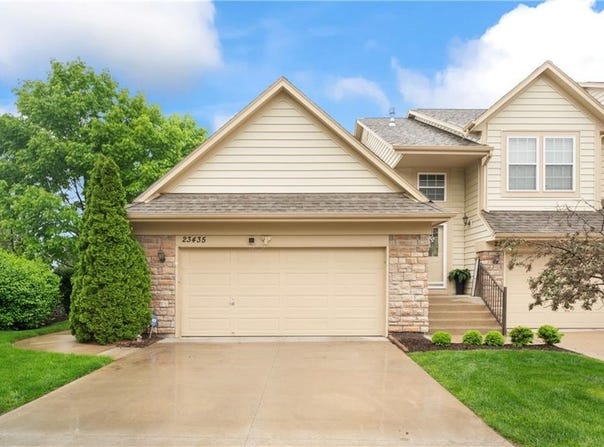 23435 W 89th Terrace, Lenexa, KS 66227