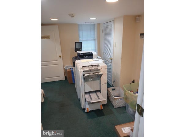 412 S WHITE HORSE PIKE, AUDUBON, NJ 08106