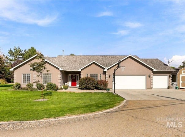 1915 Meadow Ave, Caldwell, ID 83605