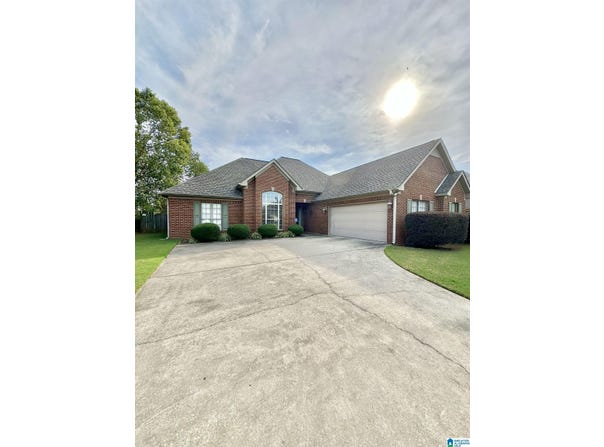 236 QUEENS GATE, ALABASTER, AL 35114