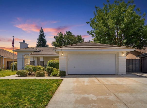 2702 Mitchell Avenue, Clovis, CA 93611