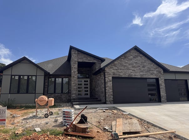 1606 E Hayloft Drive, Ozark, MO 65721