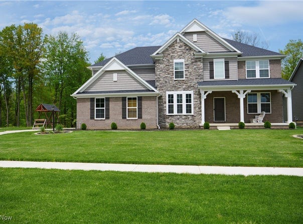 2865 Galway Drive, Brunswick Hills, OH 44212