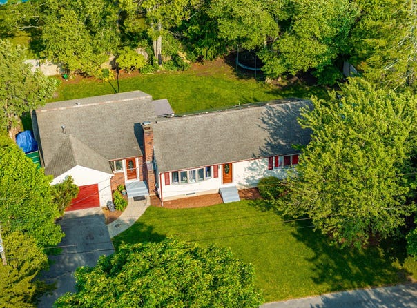 298 Oakland Road, Hyannis, MA 02601