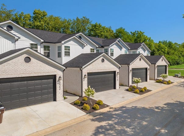 240 Sugartree Lane, Versailles, KY 40383