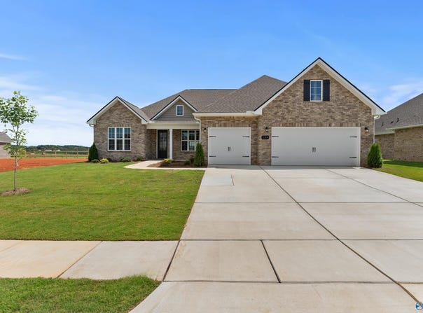 208 Kendall Farms Boulevard, Toney, AL 35773