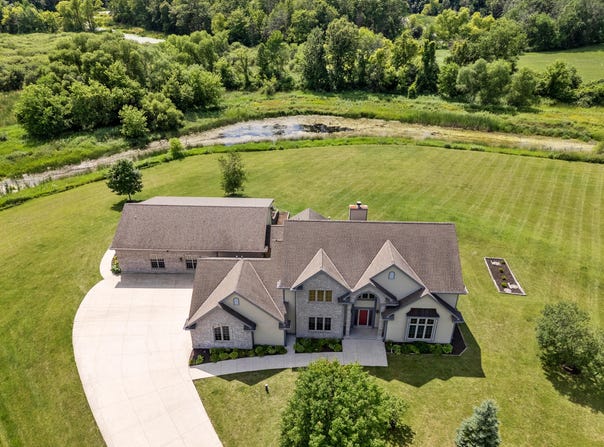 3976 Woodridge Ct, Colgate, WI 53017