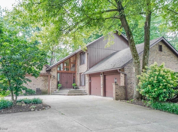 2664 Pine Lake Trail, Uniontown, OH 44685